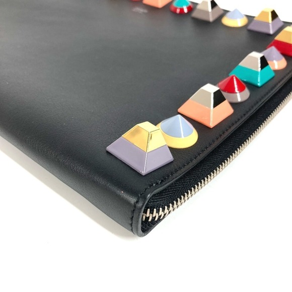 FENDI 8M0370 L-shaped zipper pouch with studs and a flat clutch logo. Leather... - Picture 9 of 12
